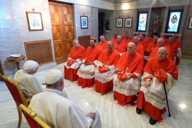 Consistório 2022: Papa Francisco e novos cardeais visitaram Bento XVI