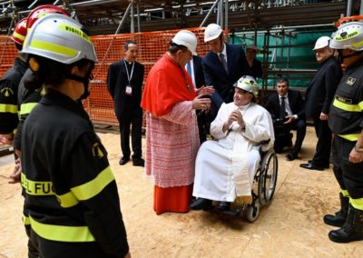 Itália: Papa visitou Áquila, 13 anos depois do terramoto que destruiu a cidade (c/fotos)