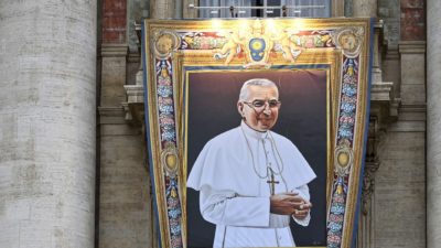 Vaticano: Papa pede Igreja «sorridente», como o Beato João Paulo I (c/fotos)