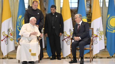 Vaticano: Papa chegou Cazaquistão, para encontro com líderes religiosos mundiais (atualizada)