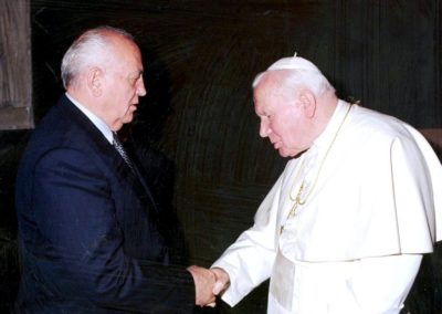 Vaticano: Papa recordou com gratidão compromissos de Mikhail Gorbachev pela «fraternidade entre os povos»