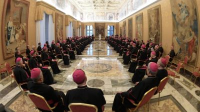 Igreja/Sociedade: Papa afirma que a Europa e o mundo estão «abalados por uma guerra de especial gravidade»