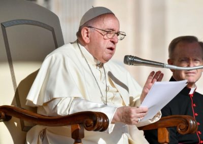 Vaticano: Papa diz que é preciso «colocar religiões no centro» da promoção da paz