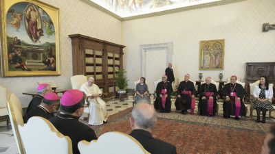 Vaticano: Papa suprime fundação para a América Latina e cria fundo de solidariedade