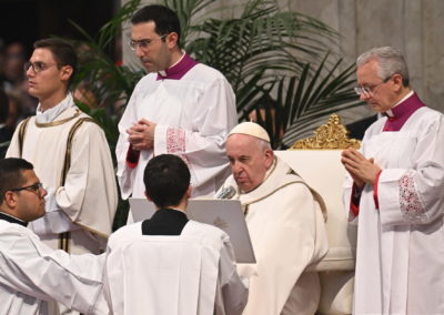 Vaticano: Francisco critica divisões na Igreja e pede que se supere «tentação da polarização»