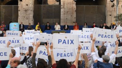 Sociedade: Representantes religiosos pedem «cessar-fogo universal»
