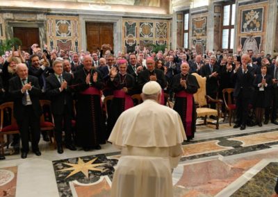 Vaticano: Papa incentiva ao crescimento de uma realidade económica «num sentido ético»