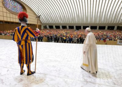 Papa: Paróquia é o local para «construir fraternidade»