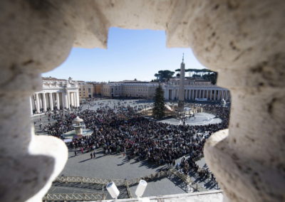 Vaticano: Papa quer católicos «acordados» na preparação para o Natal