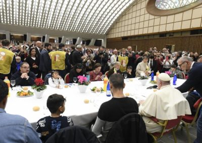 Dia Mundial dos Pobres: Papa almoçou com 1300 pessoas em necessidade (c/vídeo e fotos)