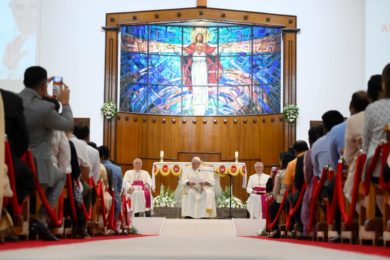 Barém: Papa elogia minoria cristã e pede que seja sempre «a favor do diálogo»