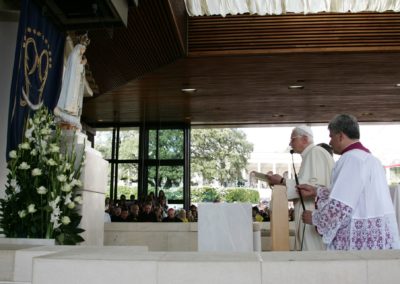 Fátima: Santuário une-se à oração por Bento XVI
