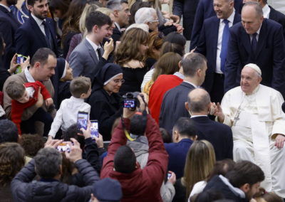 Natal: Sair da pandemia com serenidade e ser artesão da paz são os desejos do Papa para os trabalhadores do Vaticano
