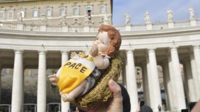 Vaticano: Papa abençoa «bambinelli», evocando crianças vítimas da guerra na Ucrânia