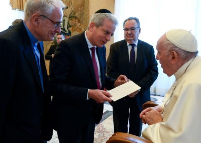 Vaticano: Papa alerta para regresso do antissemitismo