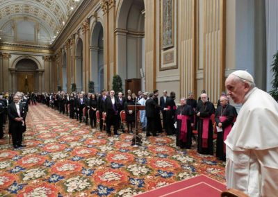 Vaticano: Papa alerta para o «totalitarismo ideológico» das organizações internacionais e para a «debilidade da democracia»