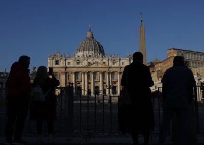 Vaticano: Papa homenageia Bento XVI como «fiel servidor do Evangelho e da Igreja»