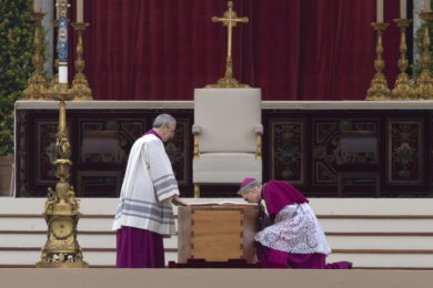 Bento XVI: Papa emérito deixou encíclicas «surpreendentes» com uma leitura teológica «bastante aberta ao mundo contemporâneo»