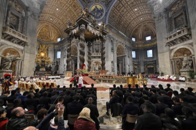 Vaticano: Papa faz elogio da «inquietação» e diz que a fé é «uma história de partidas e recomeços»