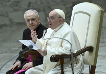 Vaticano: Papa pede «coração pastoral», capaz de correr riscos por quem saiu da Igreja
