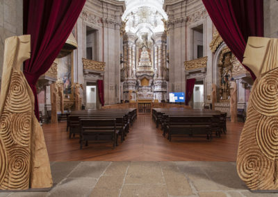 Porto: Torre dos Clérigos acolhe exposição «O caminho dos Santos»