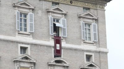 Vaticano: Papa convida a superar imagem de «Deus distante, frio, indiferente»