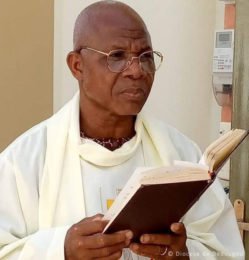Burquina Faso: Sacerdote católico assassinado em região de «violência terrorista»