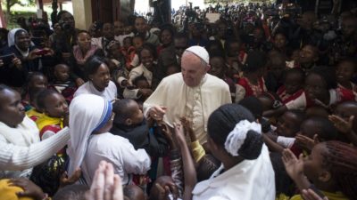 Vaticano: Papa pede «Igreja sempre em saída», ao encontro de humanidade «ferida»