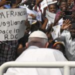 RD Congo: Papa encerra viagem marcada por gritos contra a guerra e a corrupção