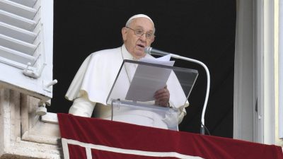 Vaticano: «Fora do perdão não há paz», alerta o Papa