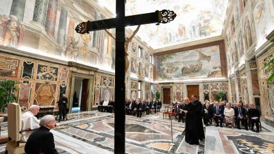 Vaticano: Papa pede solidariedade com vítimas da guerra e exclusão social