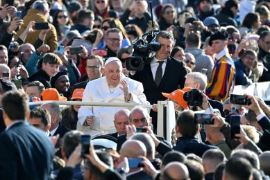 Vaticano: Papa alerta para tentação de «autossuficiência» espiritual