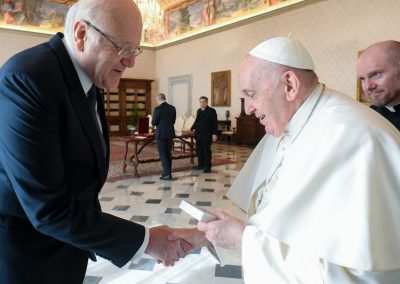 Vaticano: Papa recebeu primeiro-ministro do Líbano