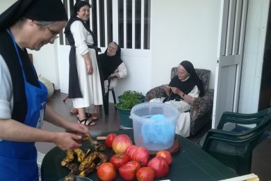 Vida Consagrada: Monjas Cistercienses de Rio Caldo são presença beneditina em São Bento da Porta Aberta