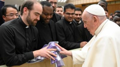 Vaticano: «Existe um vínculo inseparável entre a vocação missionária da Igreja e a oferta de misericórdia a todos os homens» - Francisco 