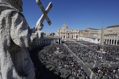 Vaticano: Papa presidiu à Missa de Páscoa, antes da bênção «urbi et orbi» (c/fotos)