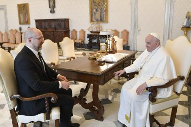 Vaticano: Papa recebeu primeiro-ministro da Ucrânia