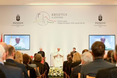 Hungria: Papa condena «capitalismo selvagem» e «colonizações ideológicas»