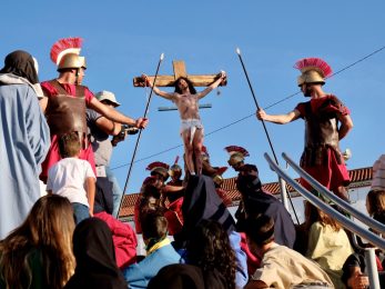 Coimbra: Via-Sacra encenada junta unidade pastoral aos símbolos da Jornada Mundial da Juventude