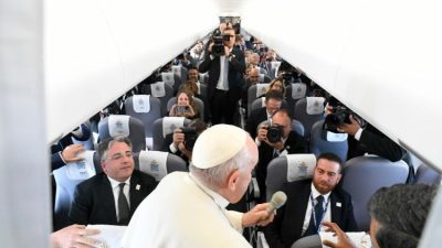 Vaticano: Papa renova apoio a São João Paulo, criticando acusações «idiotas»