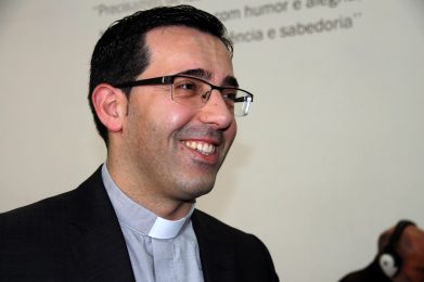 Caminhos para a Igreja num tempo inaugural, com o padre Nuno Santos - Emissão 10-05-2025