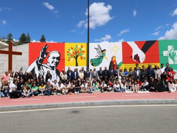 JMJ Lisboa 2023: Jovens de Leiria inauguram mural como «expressão pública» de acolhimento aos participantes na Jornada
