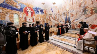 Ecumenismo: Papa inscreve mártires coptas do Egito no Martirológio Romano
