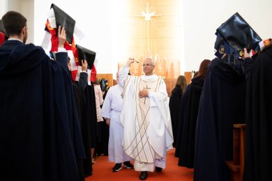 Açores: Bispo pede que universitários sejam «líderes respeitados e capazes de ouvir» Deus e os homens