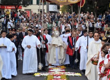 Corpo de Deus: Bispo do Funchal pediu «revolução eucarística» para mundo que «gira à volta do dinheiro, do poder ou do prazer»
