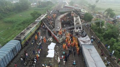Vaticano: Papa lamentou «perda de vidas» em acidente ferroviário na Índia