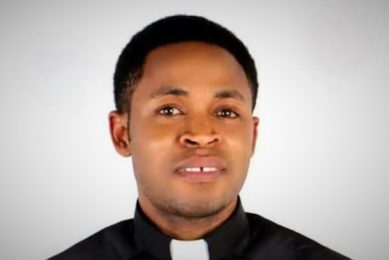 Liberdade Religiosa: Sacerdote nigeriano diz que há forças que querem «apagar a presença cristã»