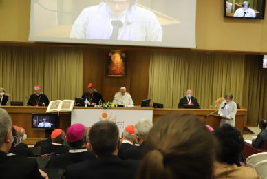 Vaticano: «Rezemos pela Igreja, para que adote a escuta e o diálogo como estilo de vida», pede o Papa
