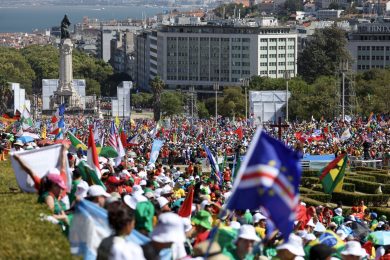 Lisboa 2023: Milhares de jovens em festa recebem Francisco no Parque Eduardo VII