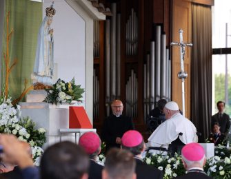 Vaticano: Papa «rezou com dor, pela paz» no momento de silêncio diante da Imagem de Nossa Senhora de Fátima – porta-voz